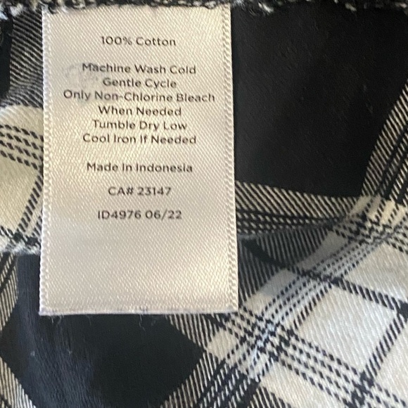 Talbots white and black plaid cotton blouse - Picture 6 of 6